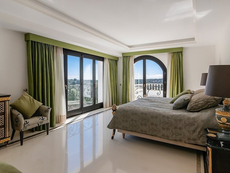Villa for Sale in Sotogrande, Cadiz 25