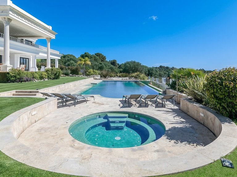 Villa for Sale in Sotogrande, Cadiz 9