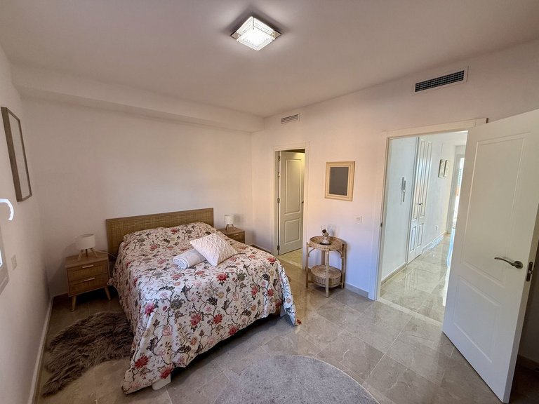 Villa for Sale in Cabopino, Malaga 19