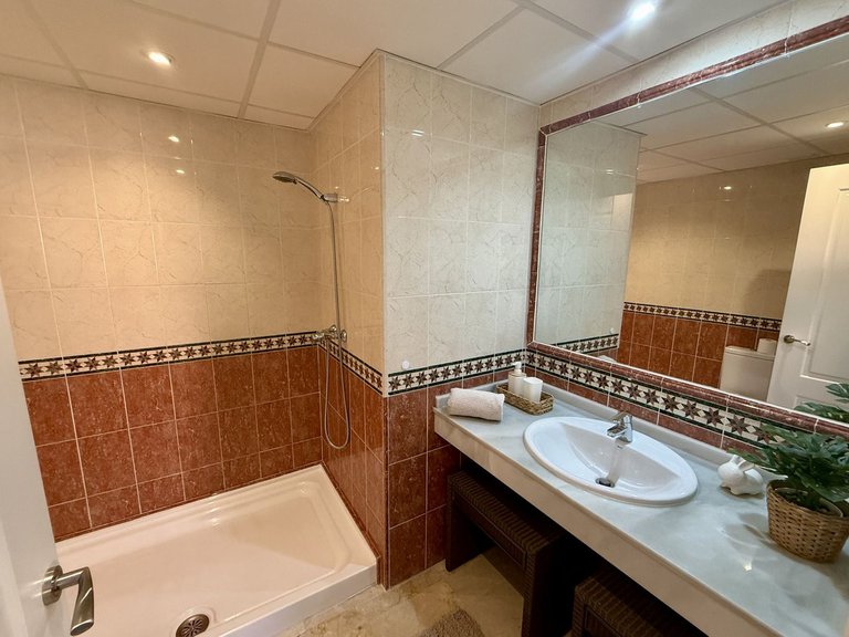Villa for Sale in Cabopino, Malaga 20
