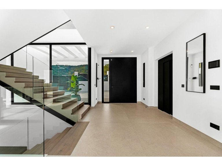 Villa for Sale in El Madroñal, Malaga 15