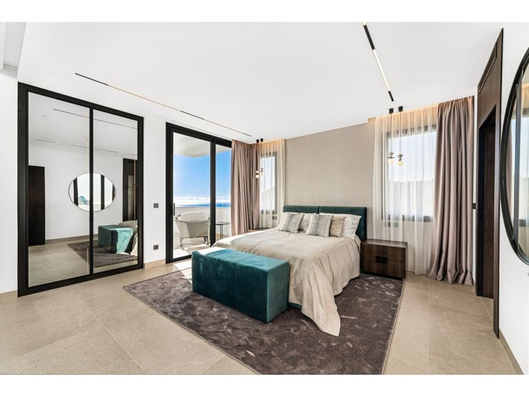 Villa for Sale in El Madroñal, Malaga 2