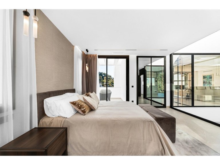 Villa for Sale in El Madroñal, Malaga 4