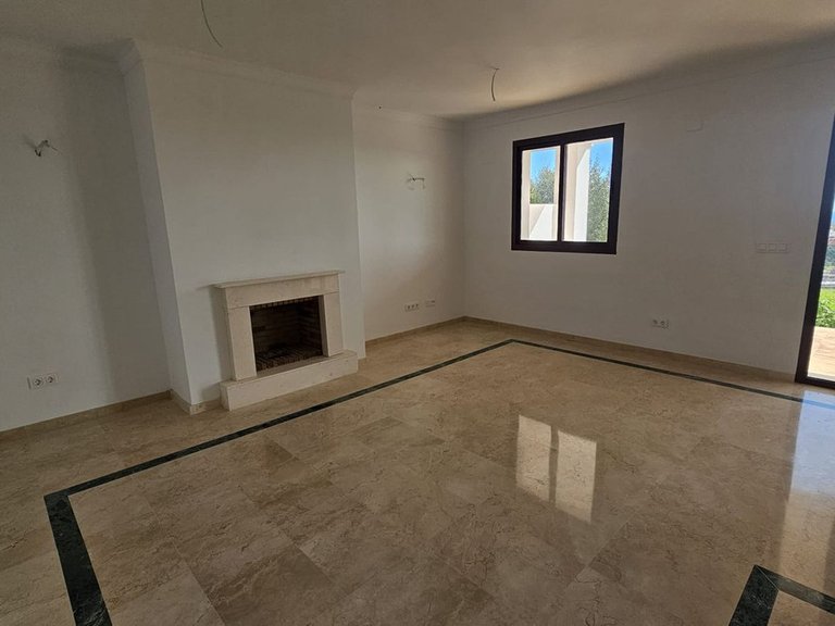 Villa for Sale in Doña Julia, Malaga 18