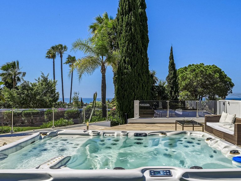 Villa for Sale in Elviria, Malaga 11