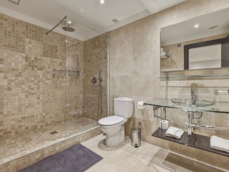 Villa for Sale in Elviria, Malaga 17