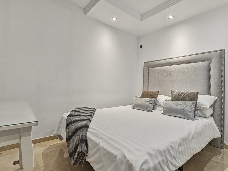 Villa for Sale in Elviria, Malaga 19