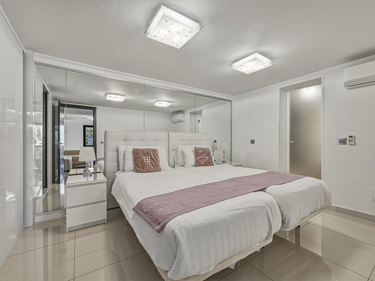 Villa for Sale in Elviria, Malaga 25