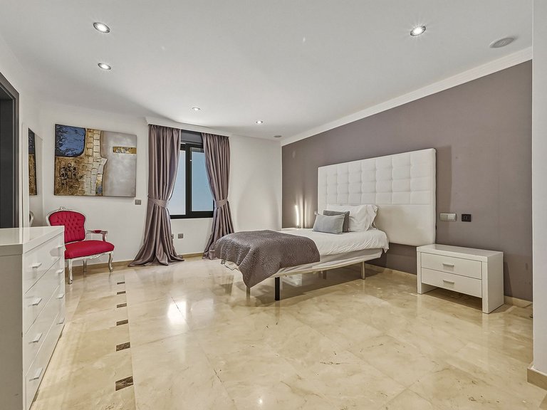 Villa for Sale in Elviria, Malaga 29