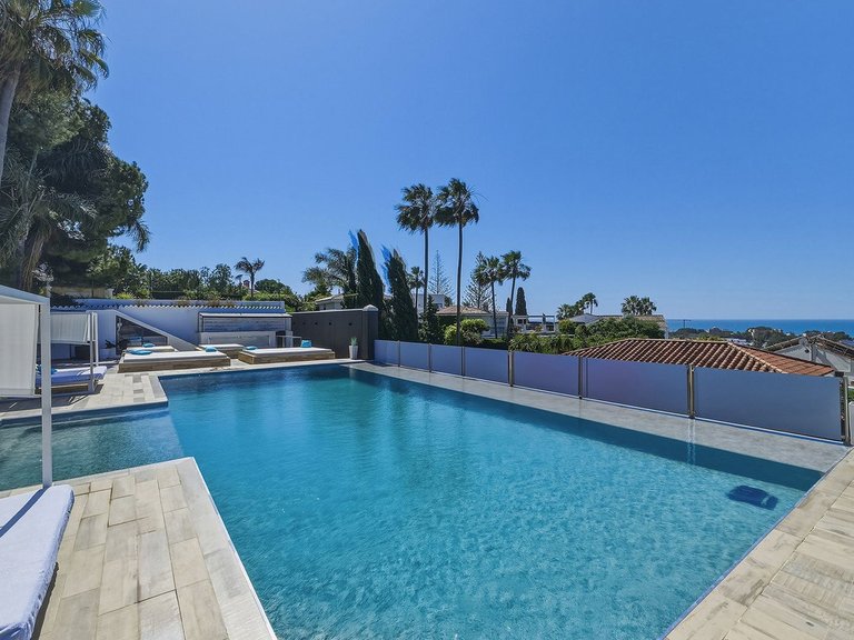 Villa for Sale in Elviria, Malaga 3