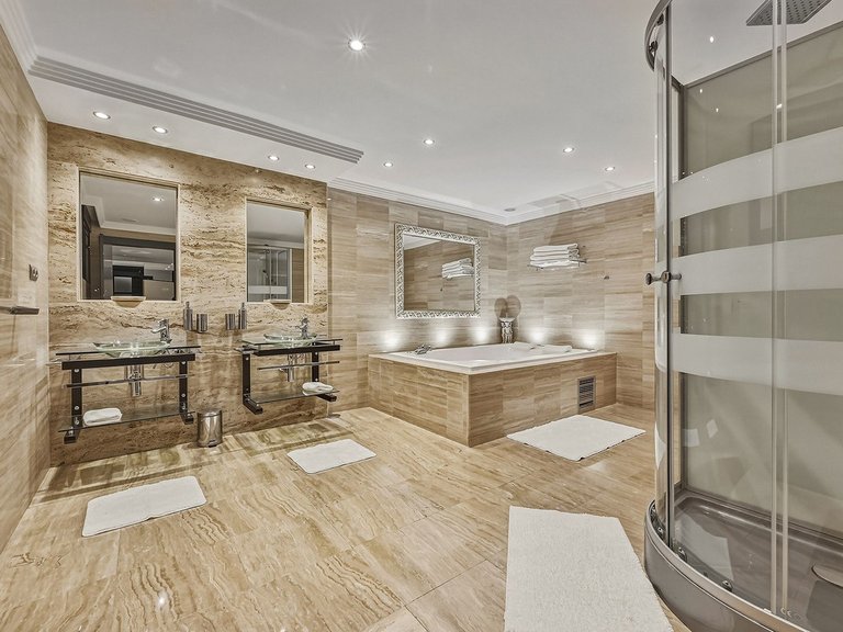 Villa for Sale in Elviria, Malaga 32