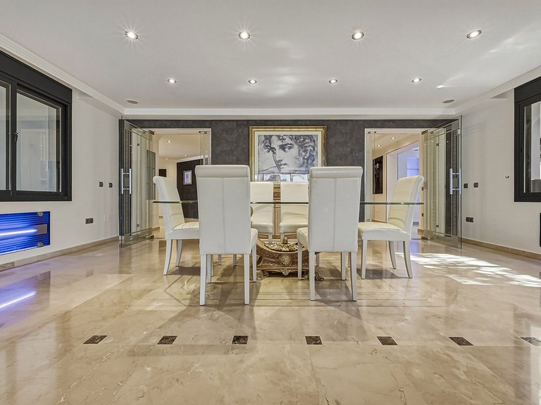 Villa for Sale in Elviria, Malaga 8