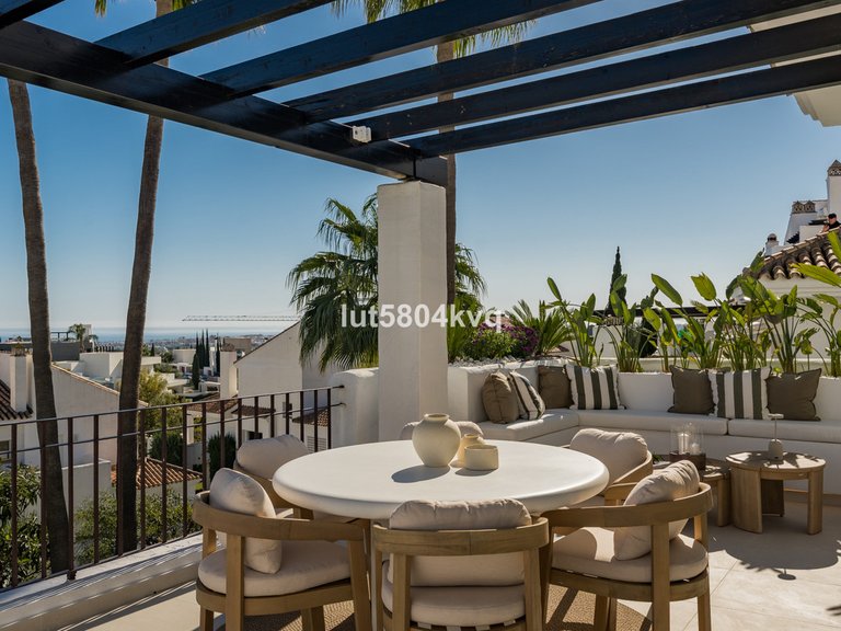 Apartment for Sale in Nueva Andalucía, Malaga 12