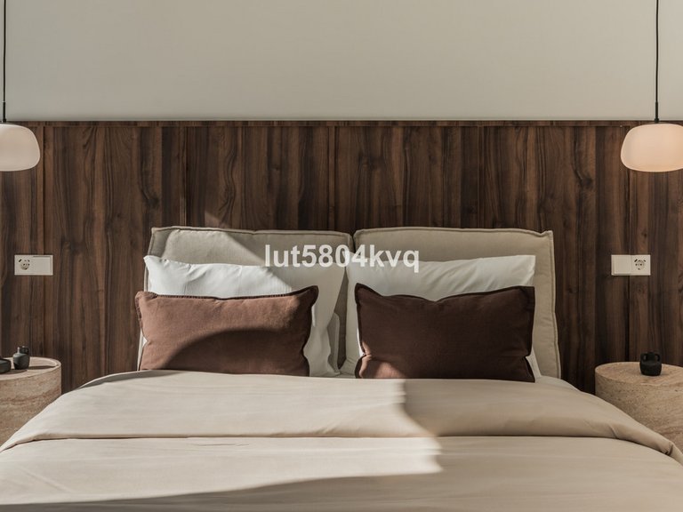 Apartment for Sale in Nueva Andalucía, Malaga 18