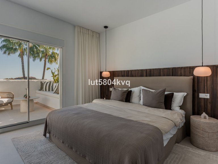 Apartment for Sale in Nueva Andalucía, Malaga 21