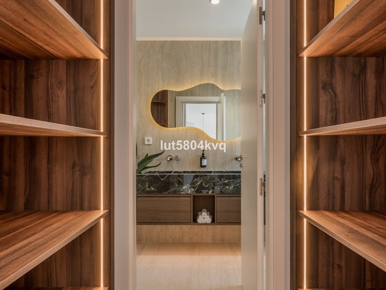 Apartment for Sale in Nueva Andalucía, Malaga 25