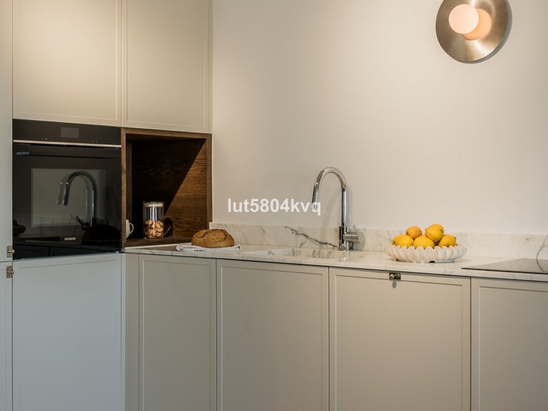 Apartment for Sale in Nueva Andalucía, Malaga 32