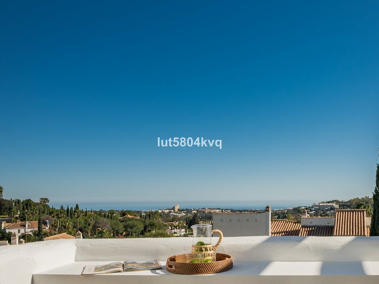 Apartment for Sale in Nueva Andalucía, Malaga 8