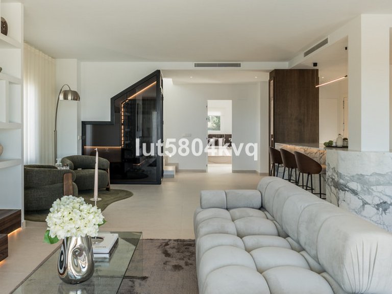 Apartment for Sale in Nueva Andalucía, Malaga 9
