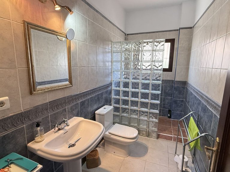 Villa for Sale in Alhaurín El Grande, Malaga 25