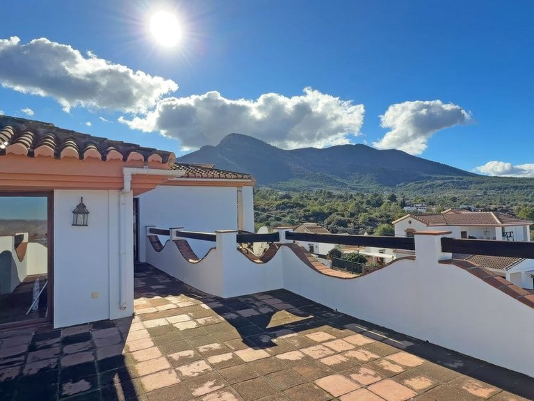 Villa for Sale in Alhaurín El Grande, Malaga 30