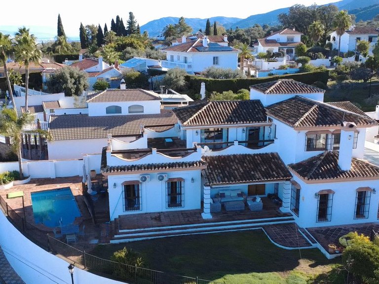 Villa for Sale in Alhaurín El Grande, Malaga 31