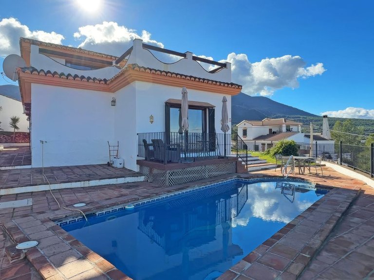 Villa for Sale in Alhaurín El Grande, Malaga 5