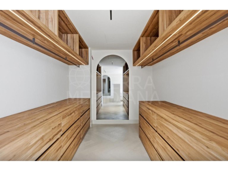 Apartment for Sale in Benahavís, Malaga 11