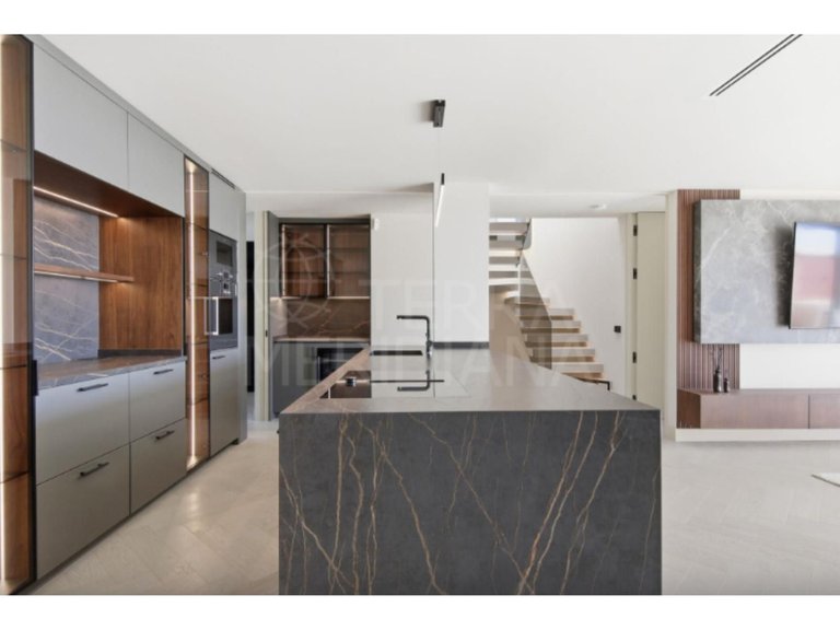 Apartment for Sale in Benahavís, Malaga 4