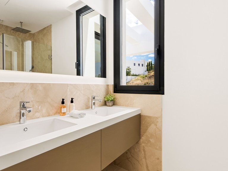 Villa for Sale in Benahavís, Malaga 14