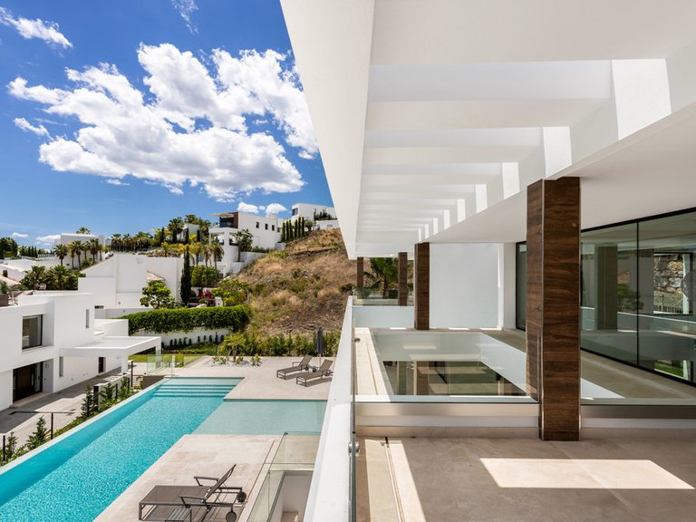 Villa for Sale in Benahavís, Malaga 36