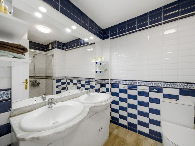 Apartment for Sale in Costa del Sol, Benalmadena Costa, Malaga 13