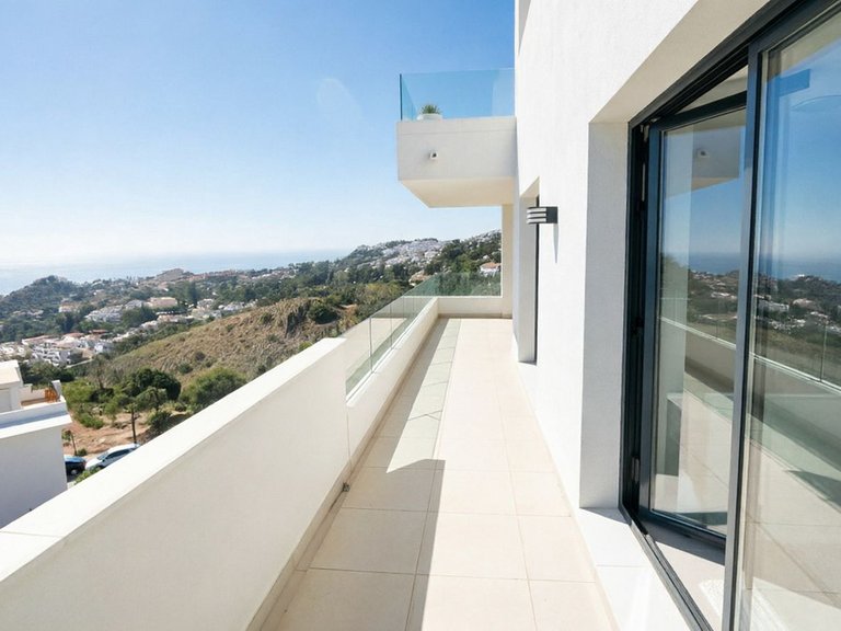 Penthouse for Sale in Benalmadena, Malaga 7