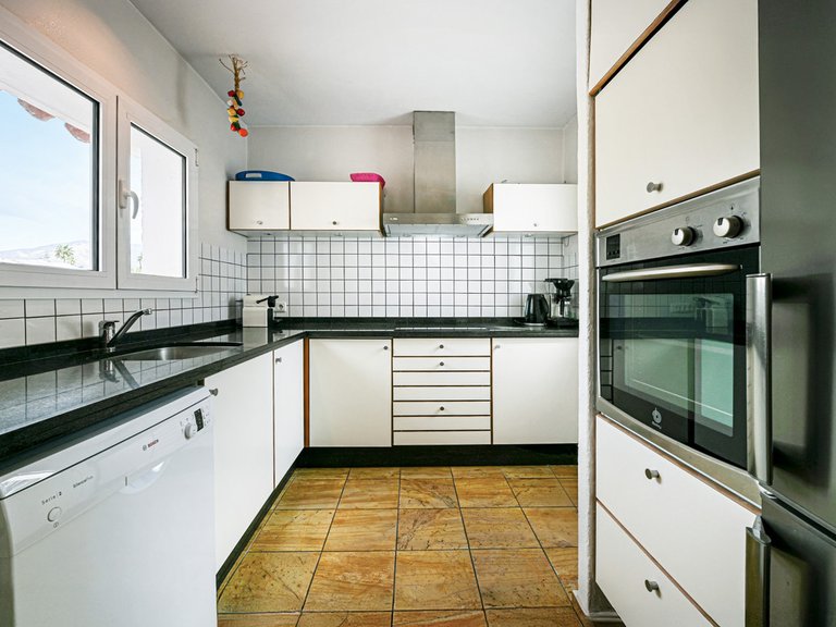 Villa for Sale in Cerros Del Aguila, Malaga 12