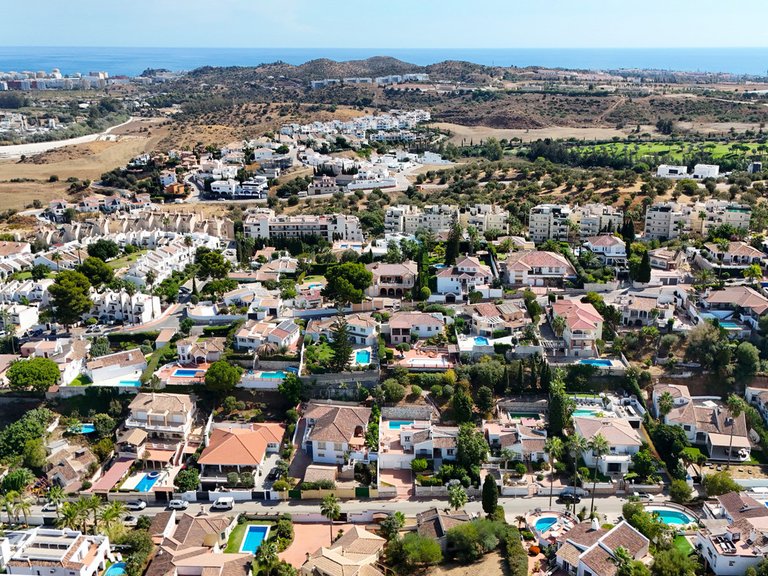 Villa for Sale in Cerros Del Aguila, Malaga 39