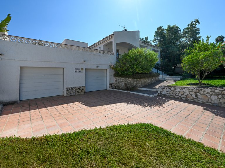 Villa for Sale in Cerros Del Aguila, Malaga 4