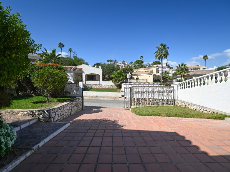Villa for Sale in Cerros Del Aguila, Malaga 5