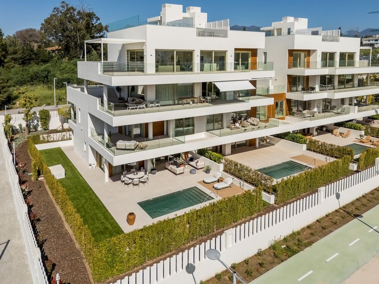 Apartment for Sale in The Golden Mile, Malaga 1