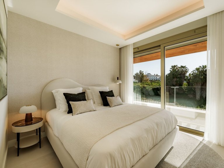 Apartment for Sale in The Golden Mile, Malaga 32