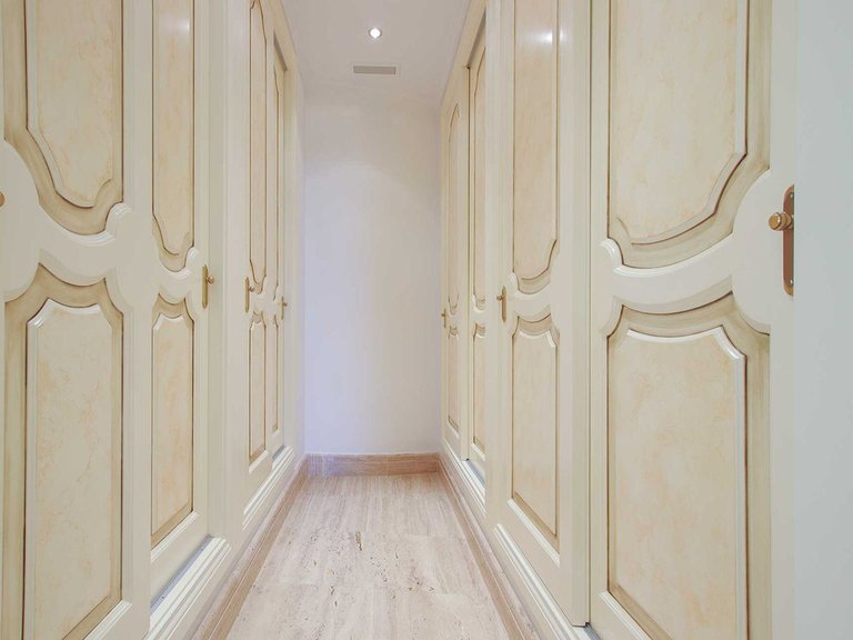 Villa for Sale in Marbella, Malaga 15