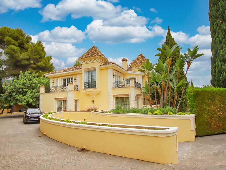 Villa for Sale in Marbella, Malaga 2