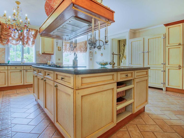 Villa for Sale in Marbella, Malaga 27