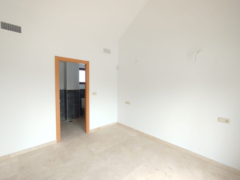 Villa for Sale in Doña Julia, Malaga 17