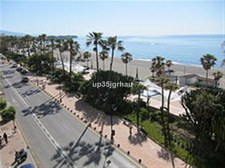 Villa for Sale in Estepona, Malaga 4