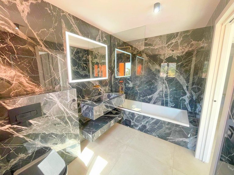 Villa for Sale in El Paraiso, Malaga 18