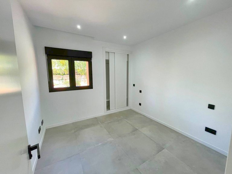 Villa for Sale in El Paraiso, Malaga 20