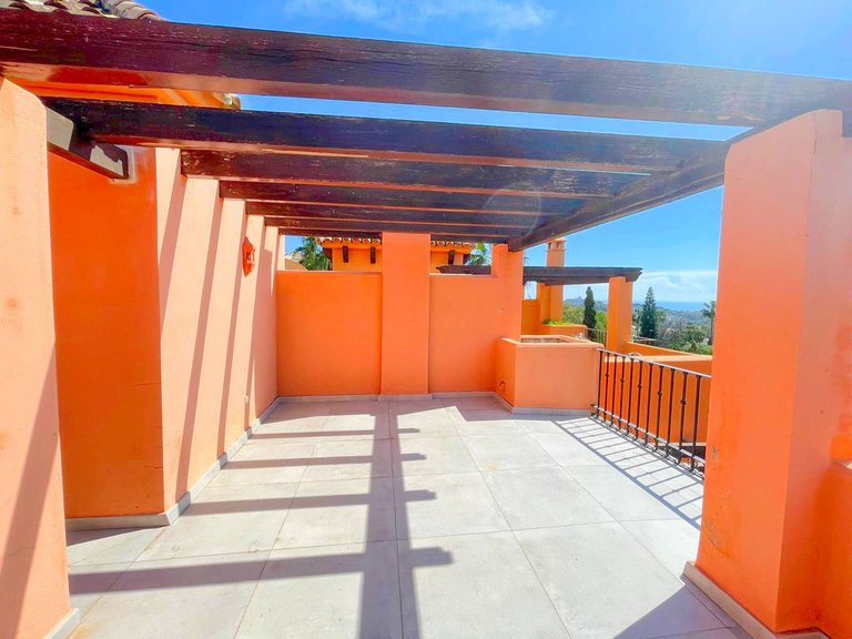 Villa for Sale in El Paraiso, Malaga 23