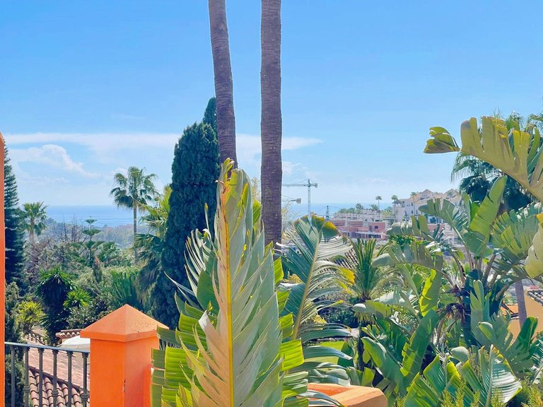 Villa for Sale in El Paraiso, Malaga 30