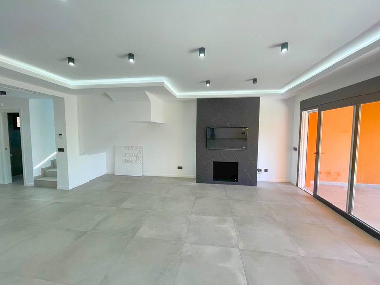 Villa for Sale in El Paraiso, Malaga 6