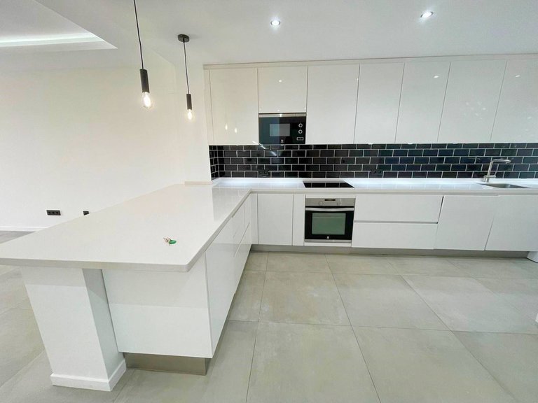 Villa for Sale in El Paraiso, Malaga 7